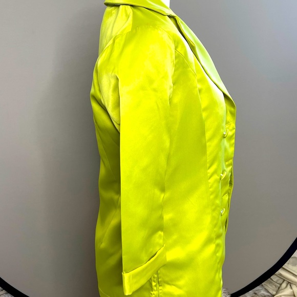 Pretty Little Things two piece neon green blazer and shorts  set. - Picture 3 of 10